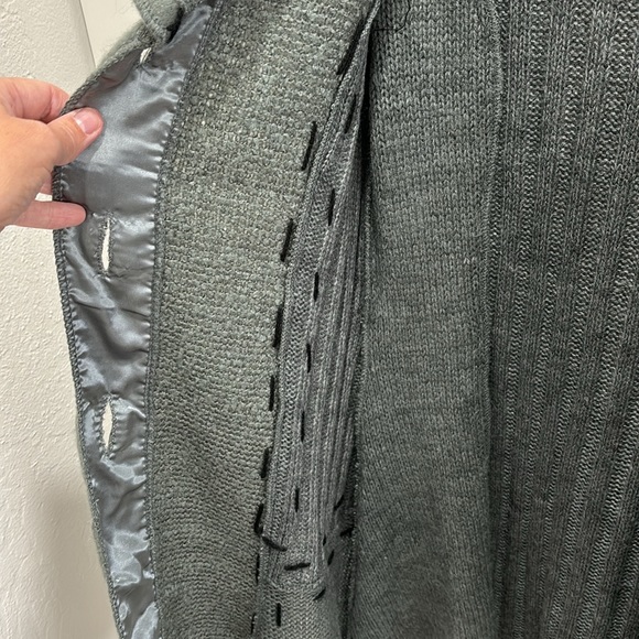 FALL SWEATHER - Picture 6 of 6